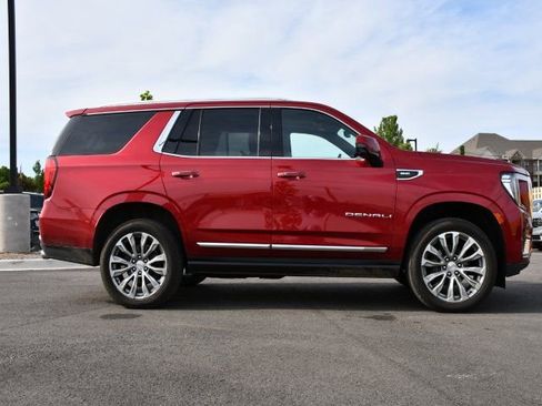 Used 2022 GMC Yukon Denali w/ Advanced Technology Package AWD/4WD image 8