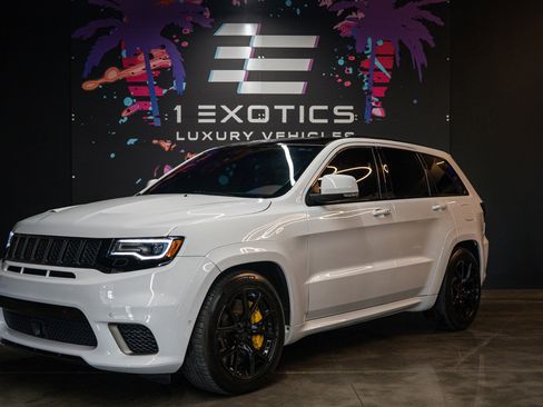 Used 2020 Jeep Grand Cherokee Trackhawk w/ Trailer Tow Group IV AWD/4WD image 1
