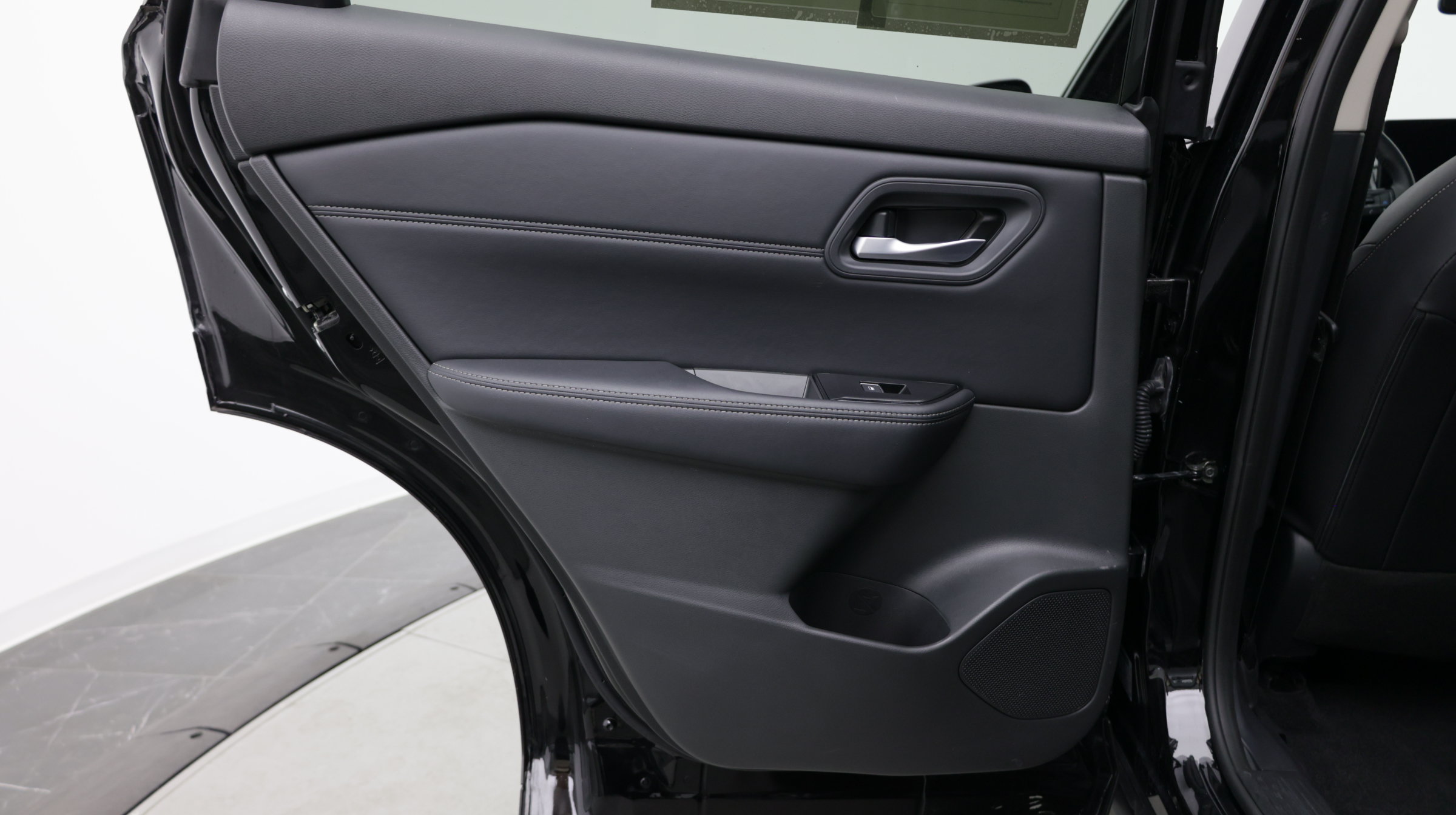 Used 2026 Nissan Rogue SL FWD image 29