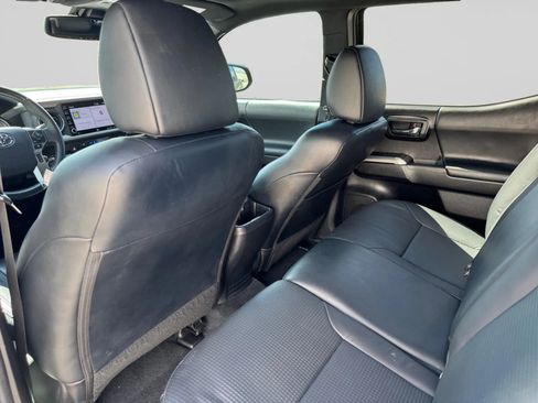 Used 2022 Toyota Tacoma Limited image 61