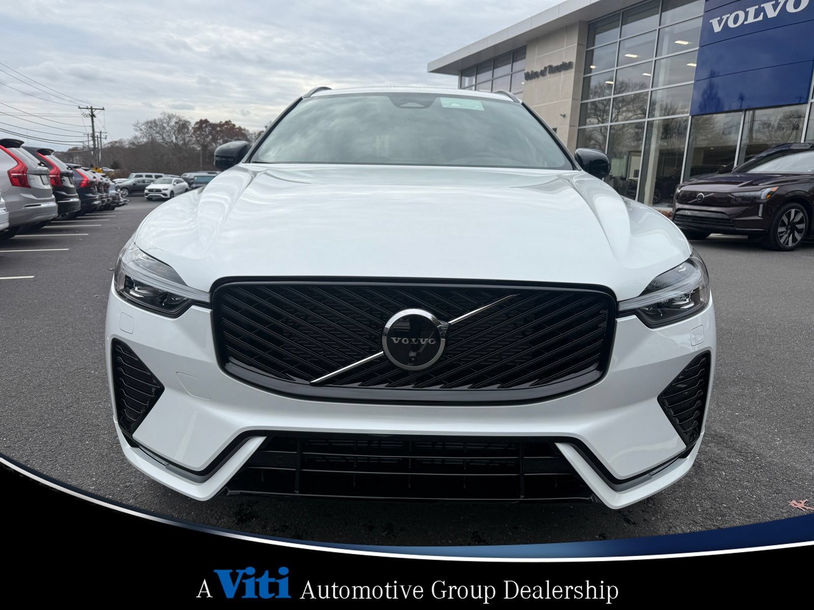 Used 2026 Volvo XC60 B5 Plus w/ Protection Package Premier AWD/4WD image 3
