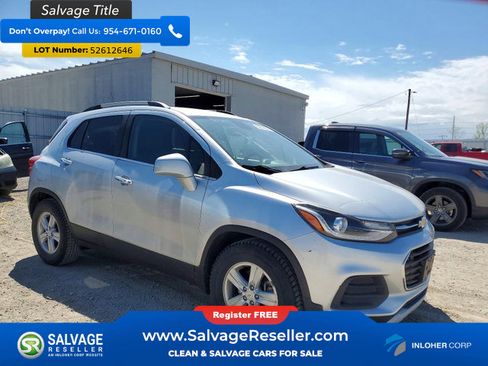 Used 2017 Chevrolet Trax LT w/ LT Convenience Package FWD image 5