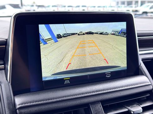 Used 2024 Chevrolet Suburban LT image 31