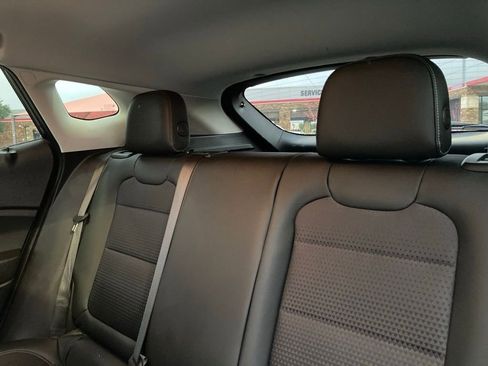 Used 2025 Chevrolet Trax LT image 10