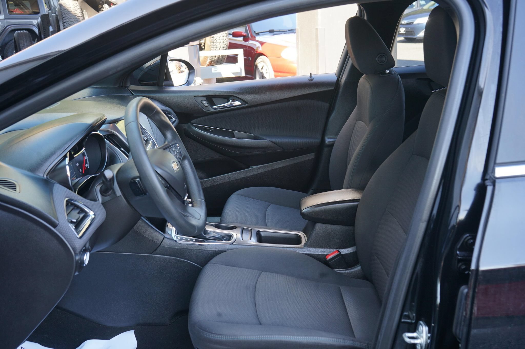 Used 2017 Chevrolet Cruze LT w/ Sun And Sound Package FWD image 14