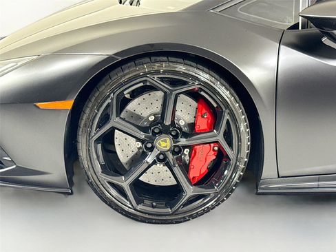 Used 2023 Lamborghini Huracan EVO image 36