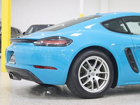 Used 2018 Porsche 718 Cayman RWD image 10