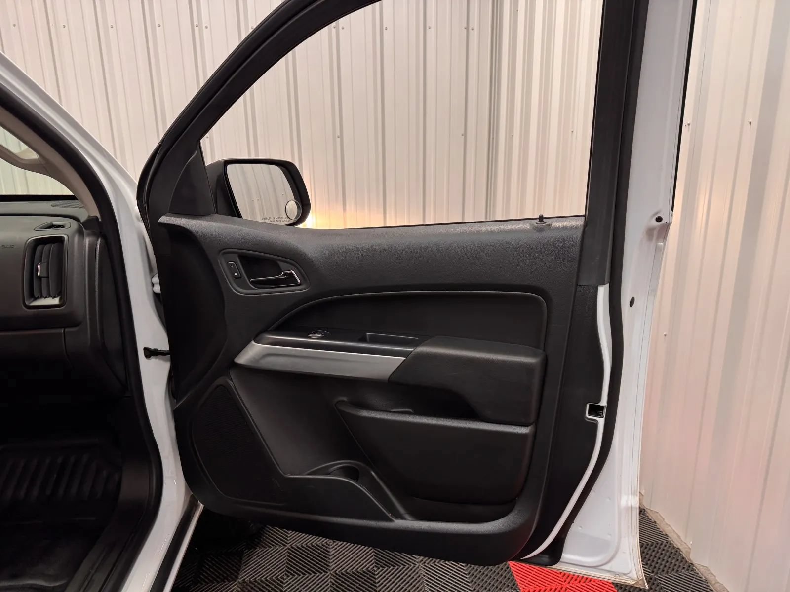 Used 2022 Chevrolet Colorado LT w/ Fleet Safety Package AWD/4WD image 40