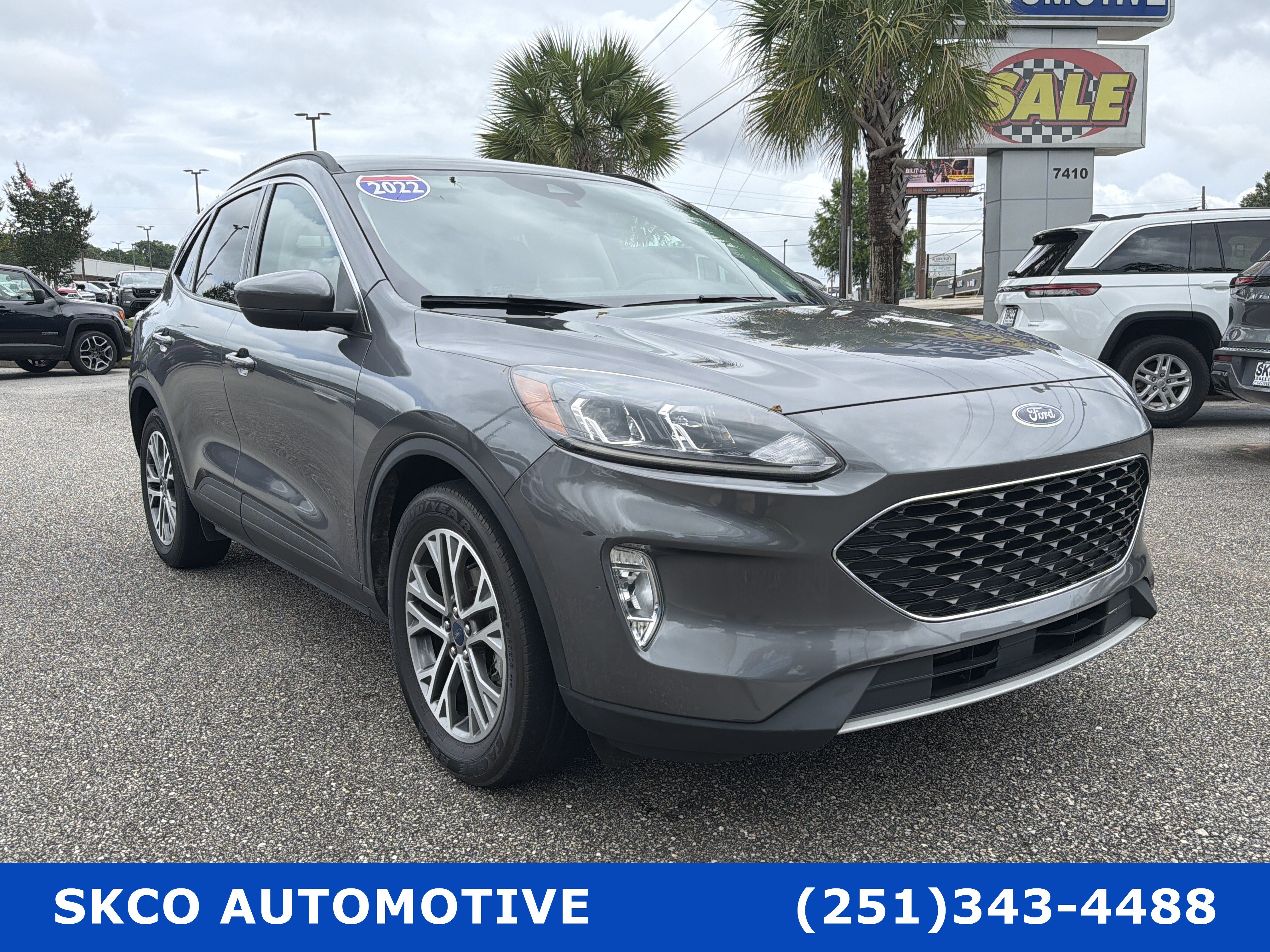 Used 2022 Ford Escape SEL w/ Technology Package FWD image 7