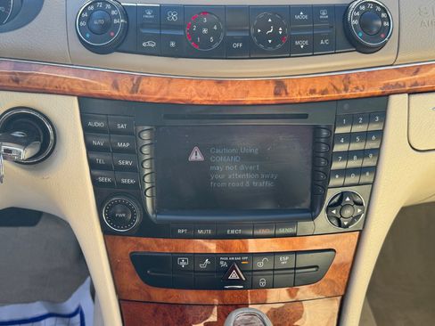 Used 2006 Mercedes-Benz E 350 4MATIC Sedan w/ Sunroof Pkg image 25