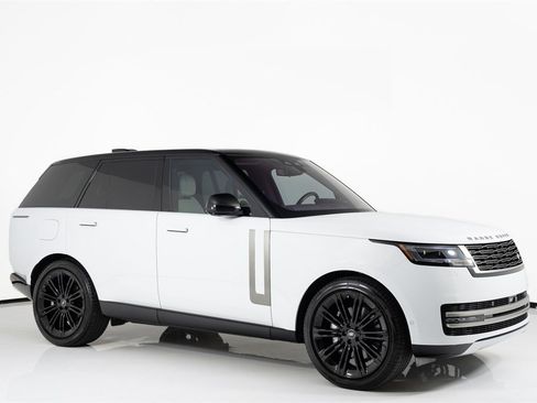 Used 2023 Land Rover Range Rover SE AWD/4WD image 2