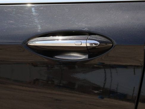 Used 2019 Buick Envision Essence FWD image 21