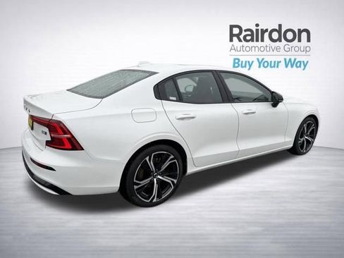 Used 2024 Volvo S60 B5 Core image 9