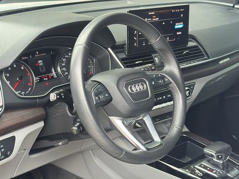 Used 2022 Audi Q5 2.0T Premium w/ Convenience Package image 10