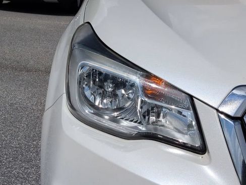 Used 2018 Subaru Forester 2.5i Premium w/ All-Weather Package AWD/4WD image 10