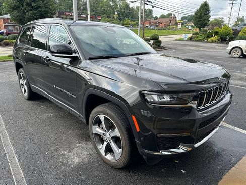 Used 2023 Jeep Grand Cherokee L Limited w/ Luxury Tech Group II AWD/4WD image 10