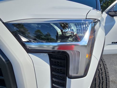New 2026 Toyota Tundra Limited AWD/4WD image 29