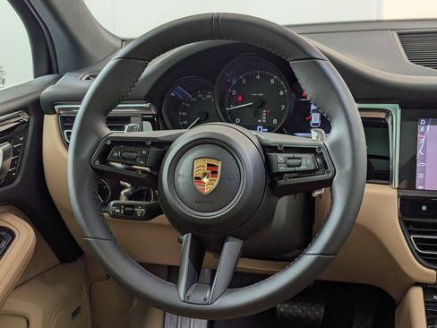 Used 2026 Porsche Macan AWD/4WD image 21