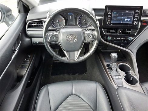 Used 2023 Toyota Camry SE image 11