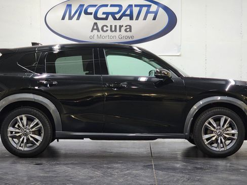 Used 2025 Acura ADX AWD image 3