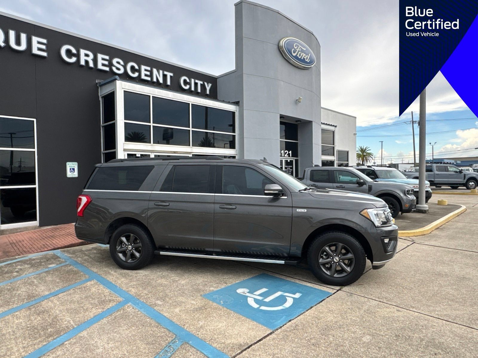 Used 2020 Ford Expedition Max XLT w/ Equipment Group 202A AWD/4WD image 3