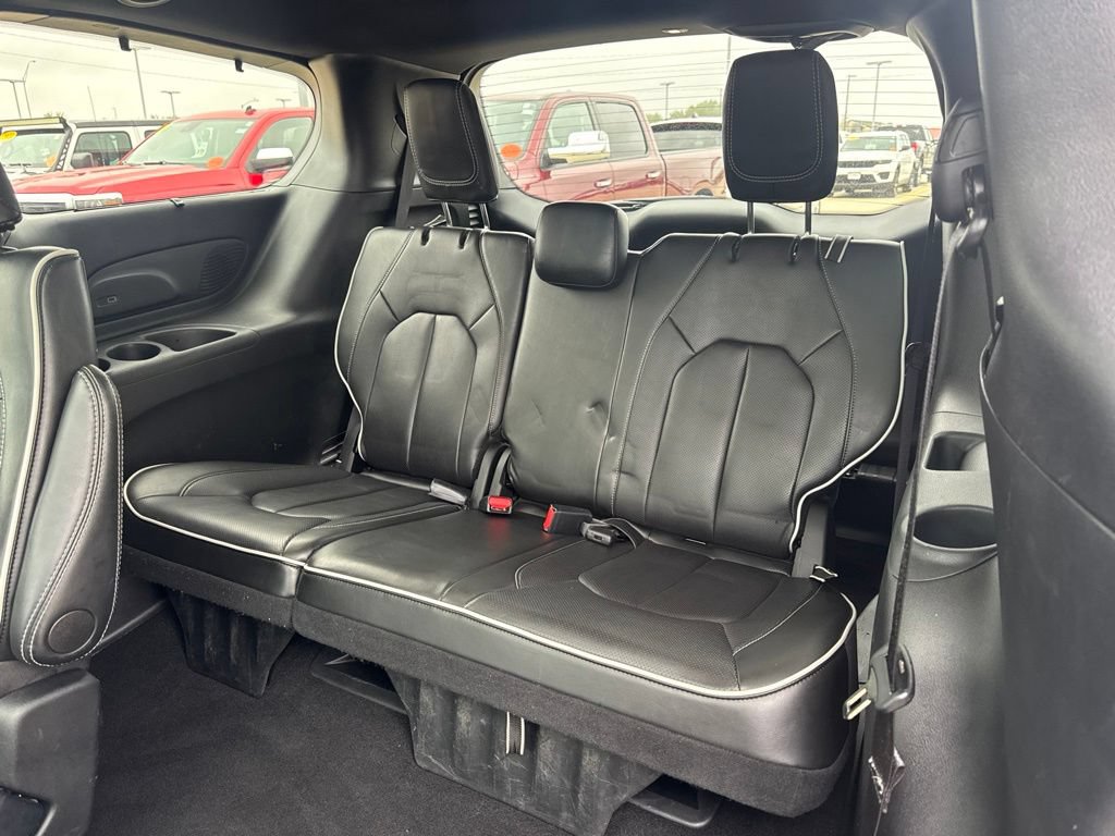 Used 2025 Chrysler Pacifica Limited FWD image 27
