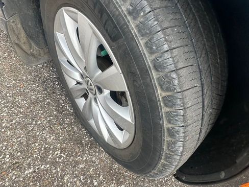 Used 2019 Volkswagen Beetle 2.0T SE image 7