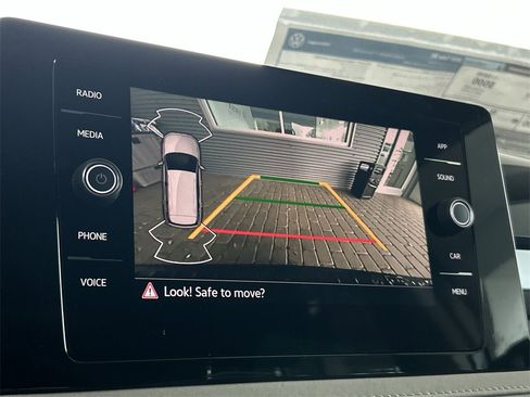 New 2026 Volkswagen Taos SE image 25