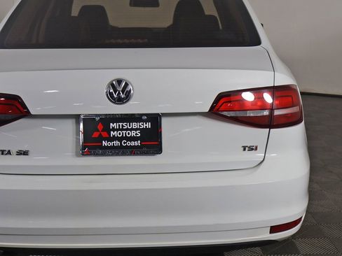 Used 2017 Volkswagen Jetta SE image 15