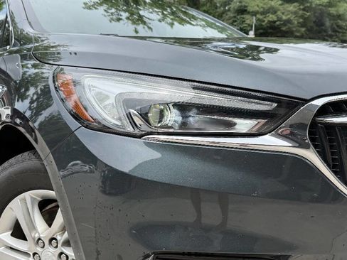 Used 2019 Buick Enclave Essence FWD image 3