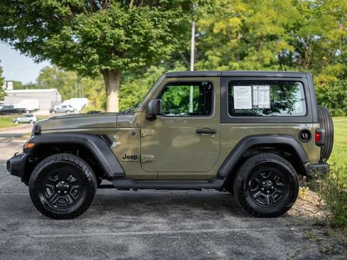 Used 2025 Jeep Wrangler Sport AWD/4WD image 8