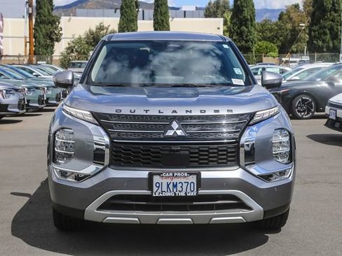 Used 2024 Mitsubishi Outlander FWD image 3