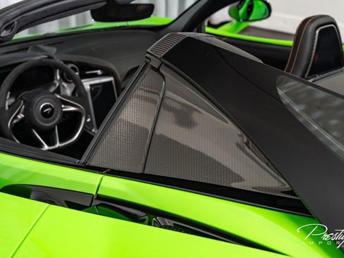 Used 2025 McLaren 750S Spider image 31