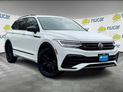 Certified 2022 Volkswagen Tiguan SE R-Line