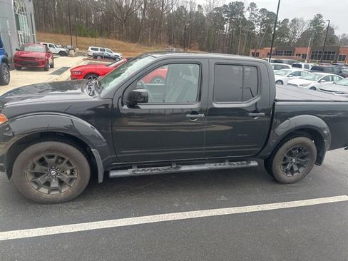 Used 2020 Nissan Frontier SV w/ Midnight Edition Floor Mats image 7