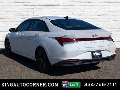 Used 2022 Hyundai Elantra SEL w/ Convenience Package image 7