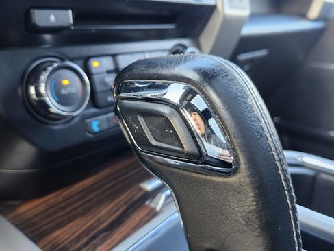 Used 2015 Ford F150 Lariat image 10