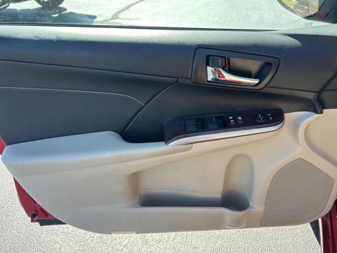 Used 2014 Toyota Camry XLE w/ Leather Package image 3