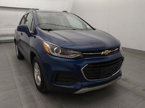 Used 2020 Chevrolet Trax LT FWD image 13