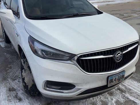 Used 2021 Buick Enclave Essence w/ Sound and Sites Package image 3