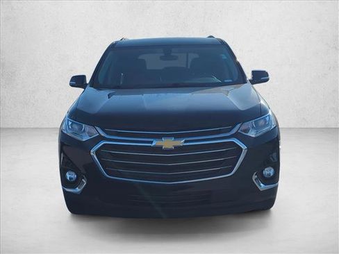 Used 2020 Chevrolet Traverse LT image 2