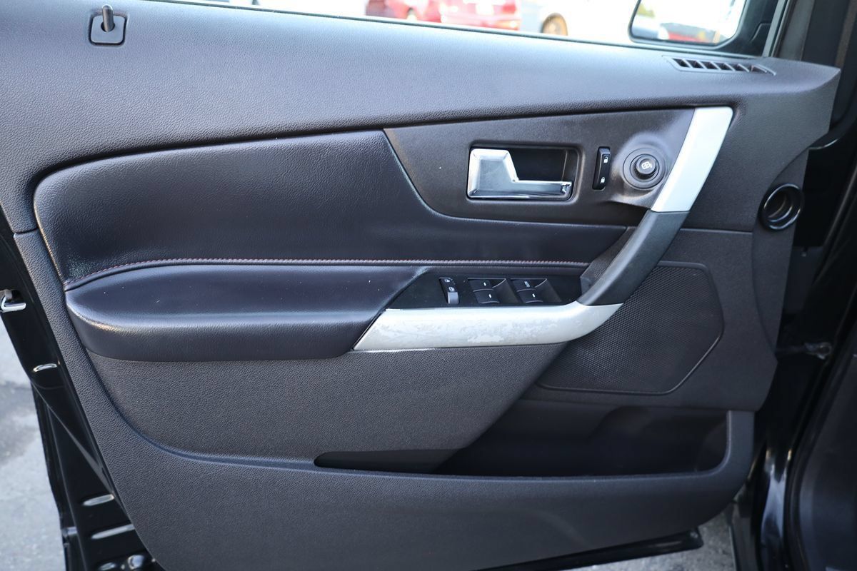 Used 2013 Ford Edge Limited FWD image 9