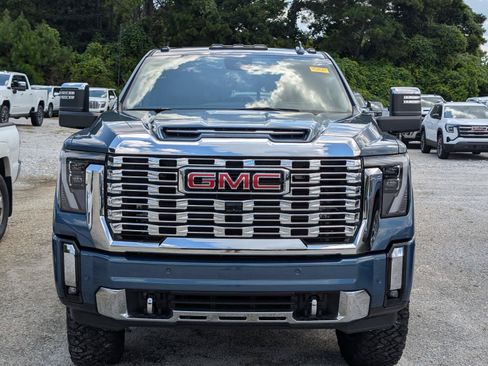 Used 2025 GMC Sierra 2500 Denali w/ Denali Reserve Package AWD/4WD image 2