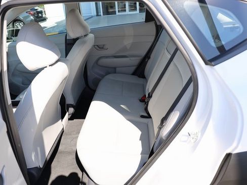 Used 2024 Hyundai Kona SE image 34