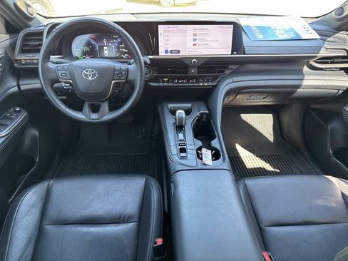 Certified 2023 Toyota Crown Limited image 22