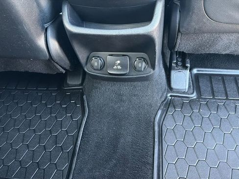 Used 2020 Hyundai Santa Fe Limited FWD image 68