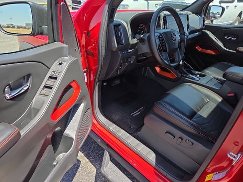 Used 2025 Nissan Frontier PRO-4X w/ Pro Premium Package AWD/4WD image 12