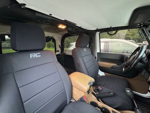 Used 2011 Jeep Wrangler Sport w/ Dual Top Group AWD/4WD image 17