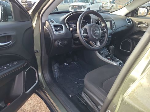 Used 2019 Jeep Compass Sport image 10