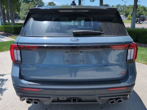 Used 2025 Ford Explorer ST AWD/4WD image 9